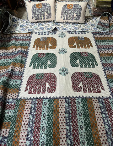 Quilted Reversable Double Bed with pillow Comforter( bed cover)