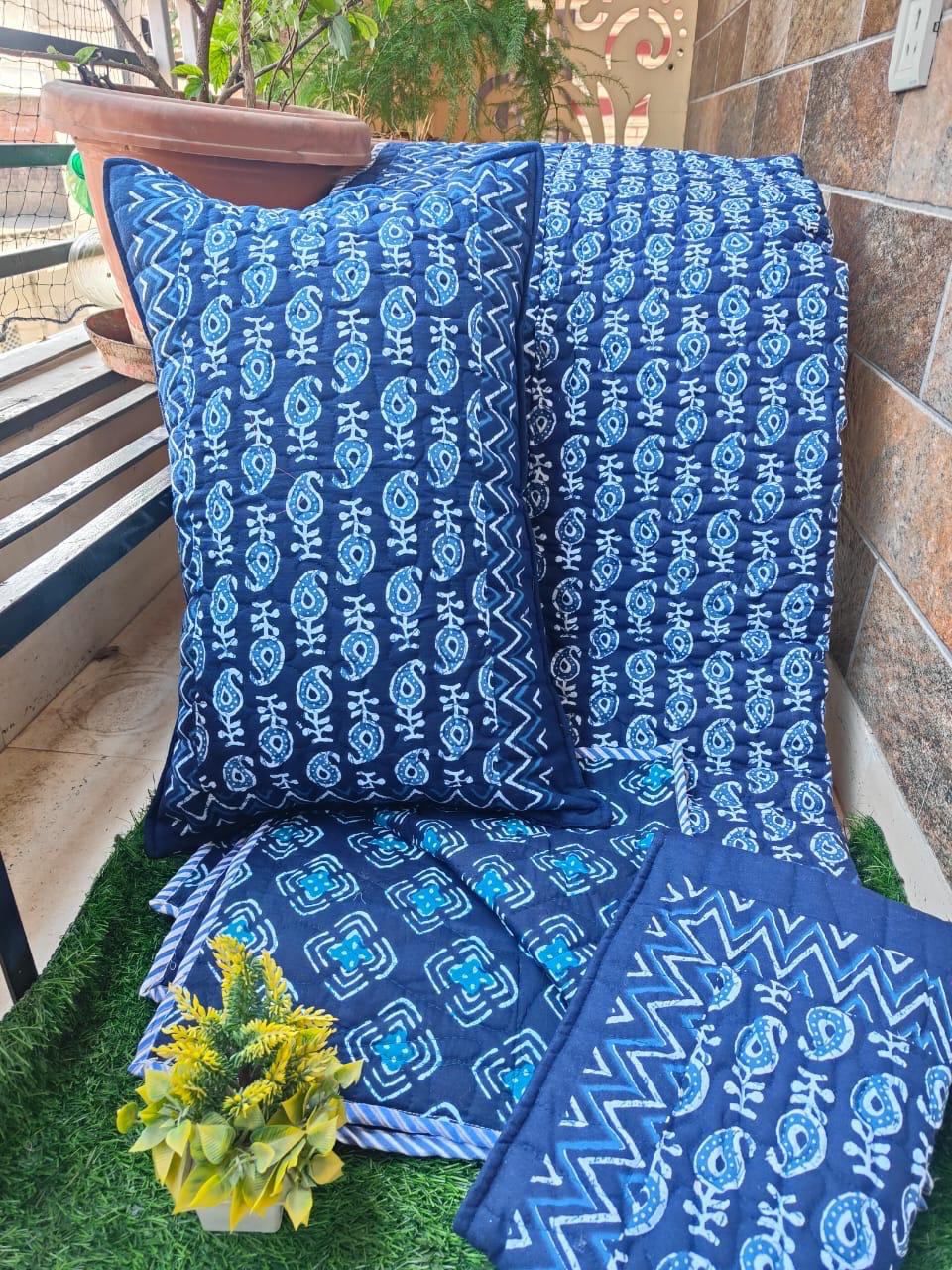 Quilted Reversable Double Bed with pillow Comforter( bed cover)